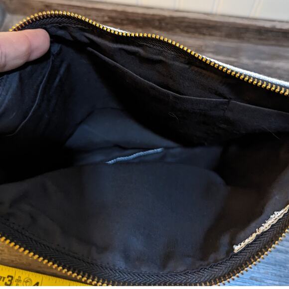 Just One More Chapter Book Cover Bag. - Picture 3 of 3